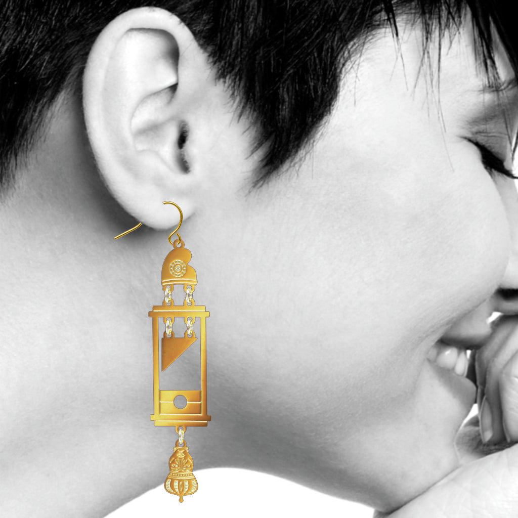 Guillotine Earrings, Gold