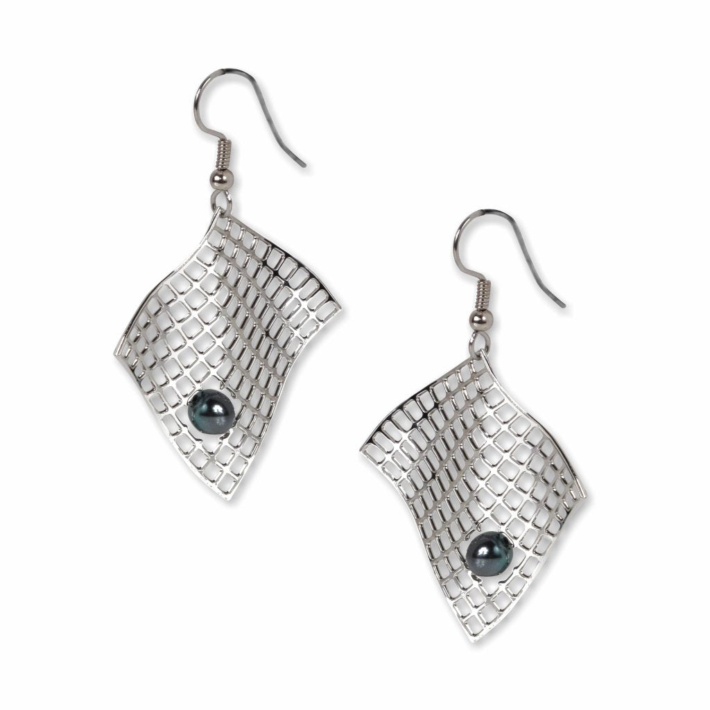 diamond-armchair-faux-tahitian-black-pearl-earrings-photo