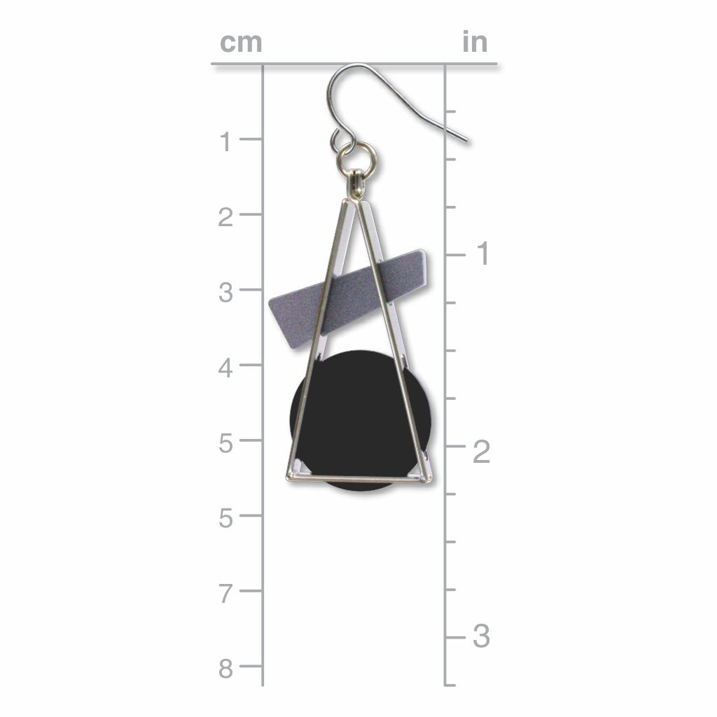 triangle-at-rest-black-earrings-photo-3