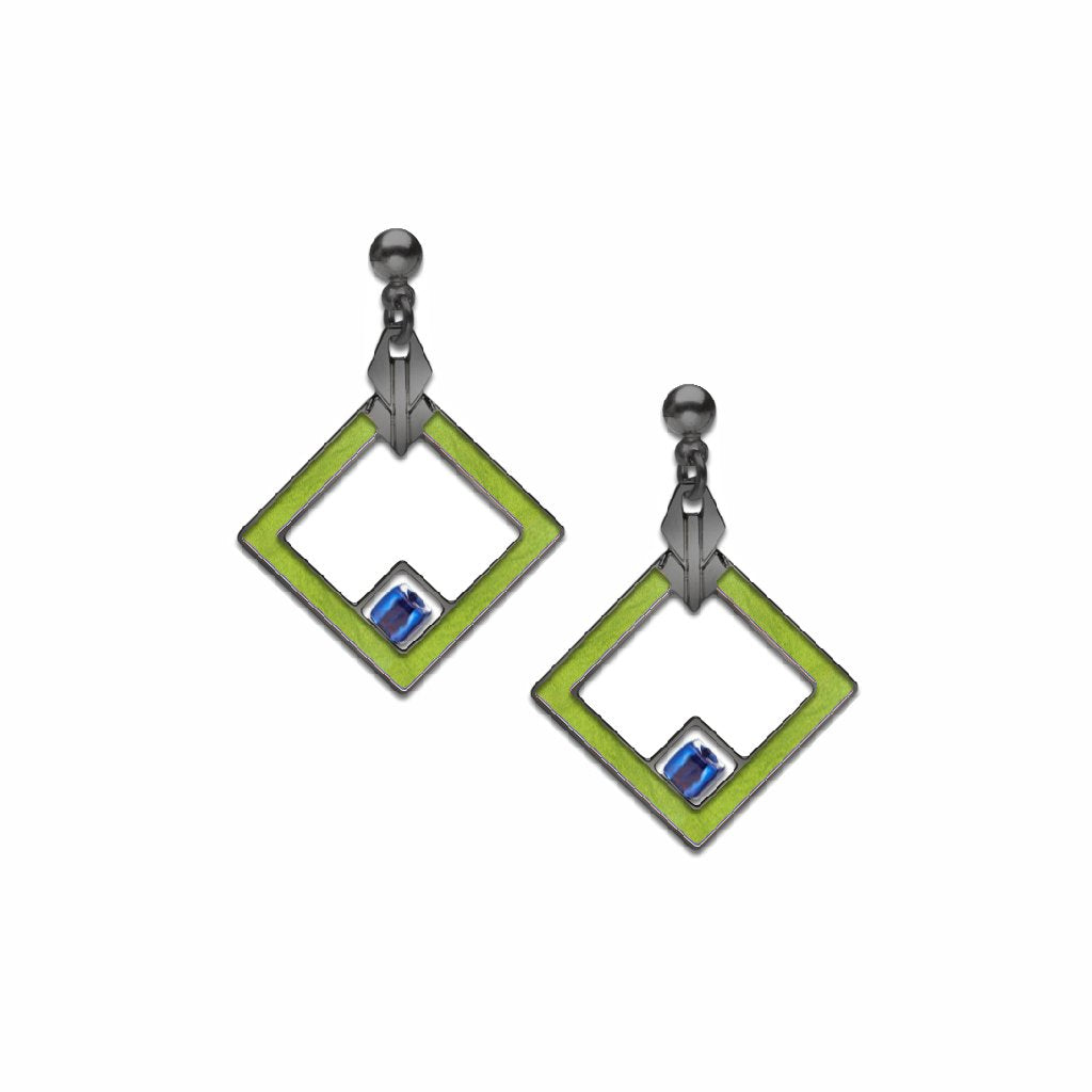 may-house-rug-detail-sapphire-bead-spring-green-enamel-earrings-photo